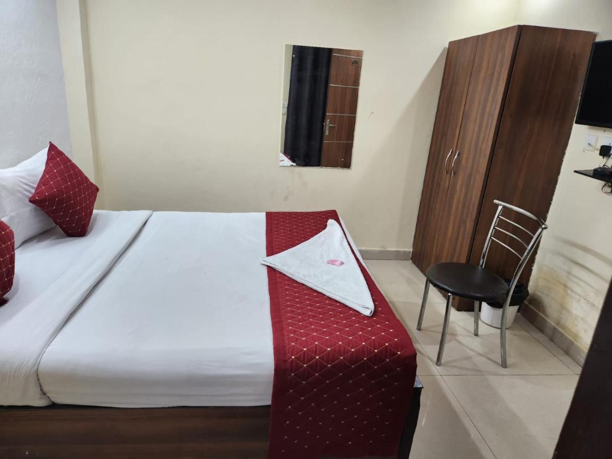 Hotel Cozy Cave New Delhi Ngoại thất bức ảnh