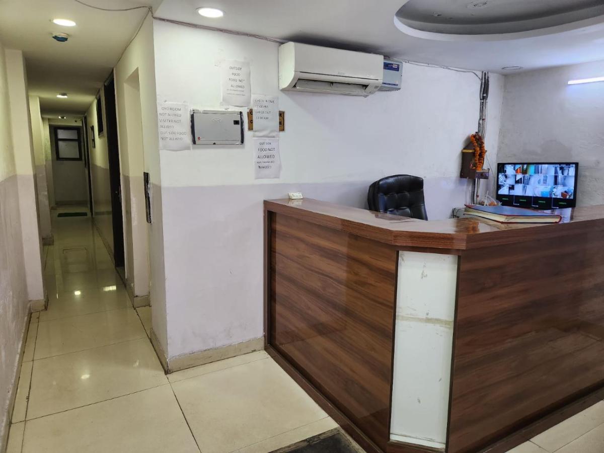 Hotel Cozy Cave New Delhi Ngoại thất bức ảnh